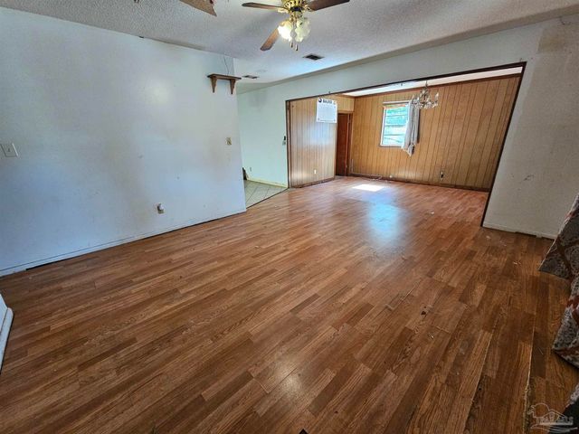 7125 Pennington Dr, Pensacola, FL 32526
