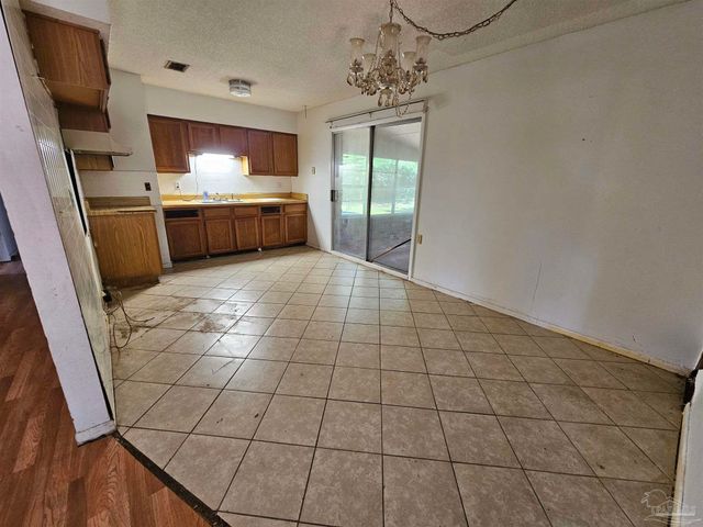 7125 Pennington Dr, Pensacola, FL 32526