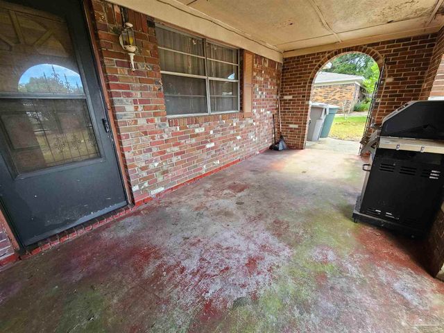 7125 Pennington Dr, Pensacola, FL 32526