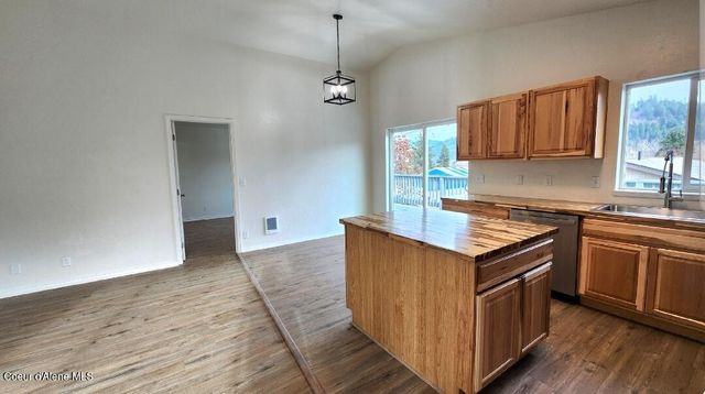 340 S 3rd, St. Maries, ID 83861