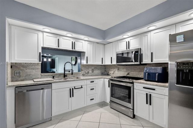 13100 SW 11th Ct 407C, Pembroke Pines, FL 33027