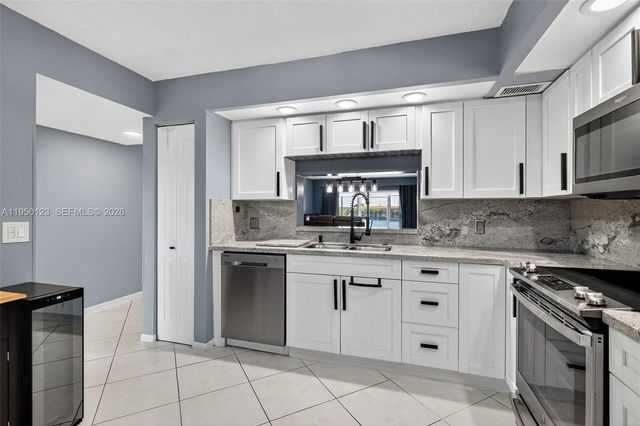 13100 SW 11th Ct 407C, Pembroke Pines, FL 33027