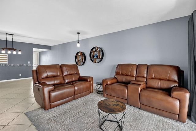 13100 SW 11th Ct 407C, Pembroke Pines, FL 33027