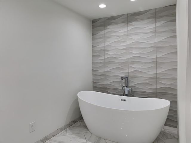 6915 Forest Glade Circle, Dallas, TX 75230