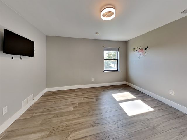 6915 Forest Glade Circle, Dallas, TX 75230