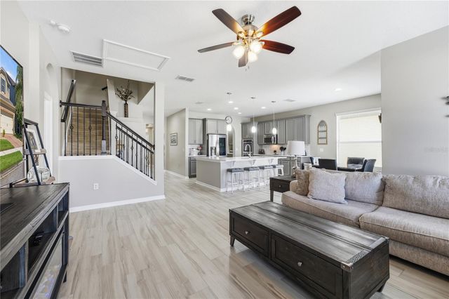 1114 FOUNTAIN COIN LOOP, Orlando, FL 32828