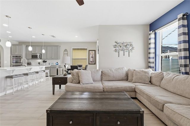 1114 FOUNTAIN COIN LOOP, Orlando, FL 32828