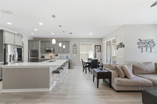 1114 FOUNTAIN COIN LOOP, Orlando, FL 32828