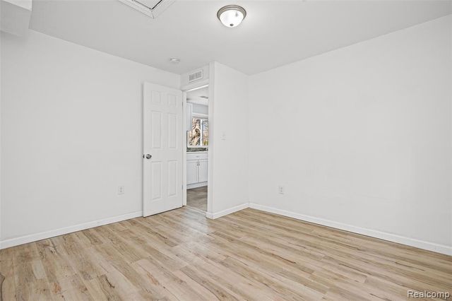 19205 Wakenden, Redford, MI 48240