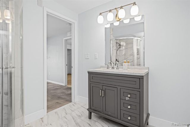 19205 Wakenden, Redford, MI 48240