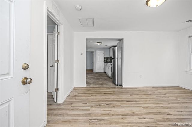 19205 Wakenden, Redford, MI 48240