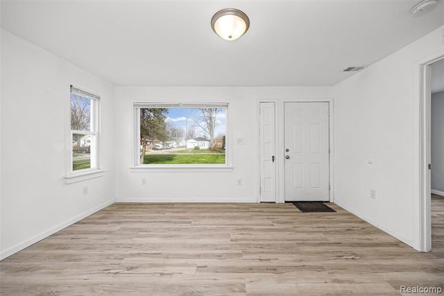 19205 Wakenden, Redford, MI 48240