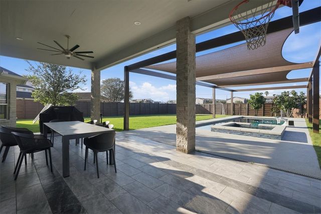 6901 Sir Lancelot St, Corpus Christi, TX 78413