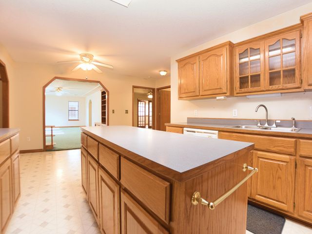 1119 Rolling Oaks Rd Road, Grove, OK 74344