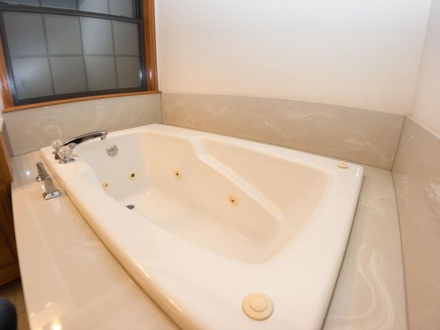 1119 Rolling Oaks Rd Road, Grove, OK 74344