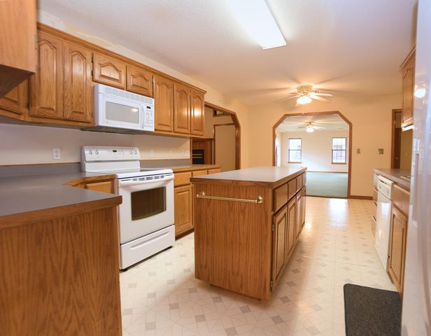 1119 Rolling Oaks Rd Road, Grove, OK 74344