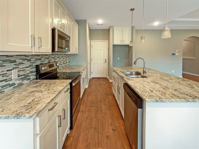 809 Merriot Street, Ennis, TX 75119