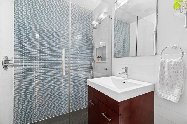301 E 69th Street 4C, New York (manhattan), NY 10021