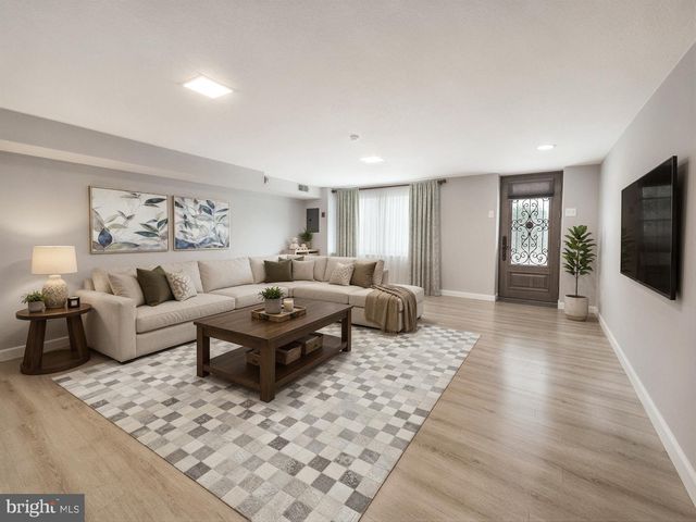 1162 GLENN ST, Philadelphia, PA 19115