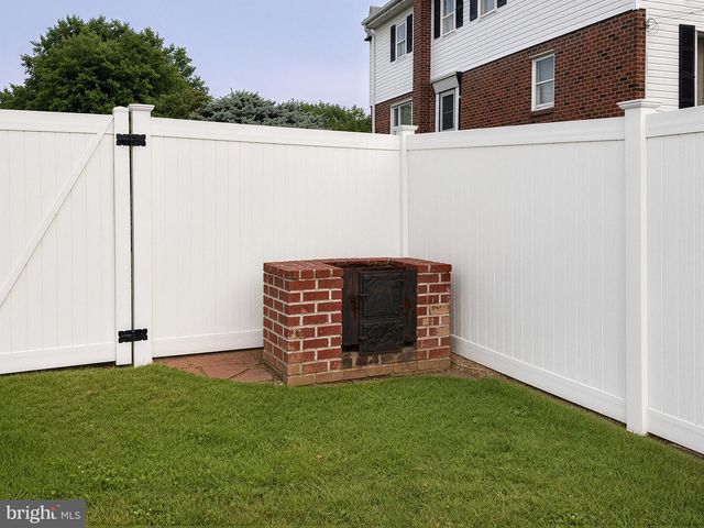 1162 GLENN ST, Philadelphia, PA 19115