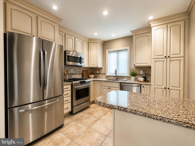 1162 GLENN ST, Philadelphia, PA 19115