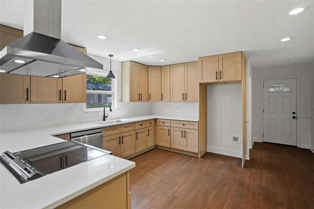 910 Kite Lake Trail, Fayetteville, GA 30214