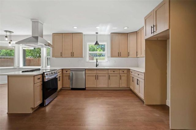 910 Kite Lake Trail, Fayetteville, GA 30214