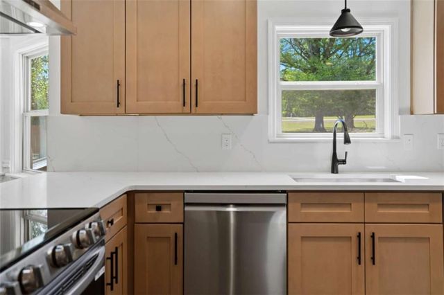 910 Kite Lake Trail, Fayetteville, GA 30214