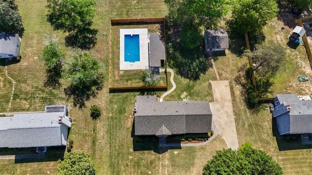 910 Kite Lake Trail, Fayetteville, GA 30214