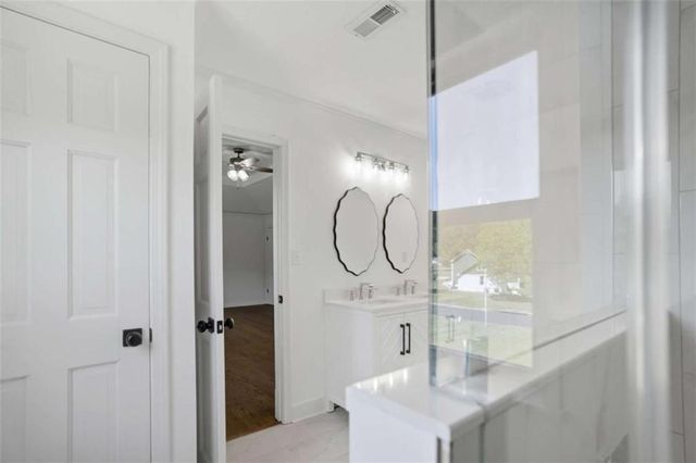 910 Kite Lake Trail, Fayetteville, GA 30214