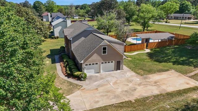 910 Kite Lake Trail, Fayetteville, GA 30214