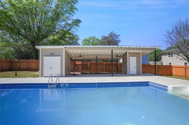 910 Kite Lake Trail, Fayetteville, GA 30214