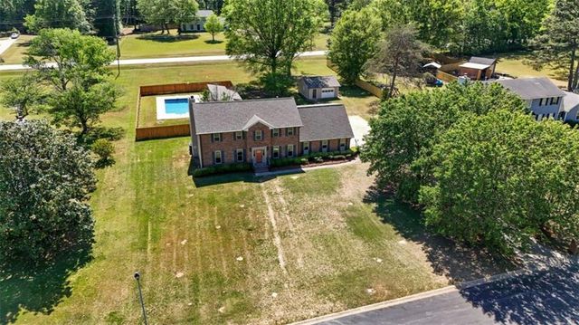 910 Kite Lake Trail, Fayetteville, GA 30214