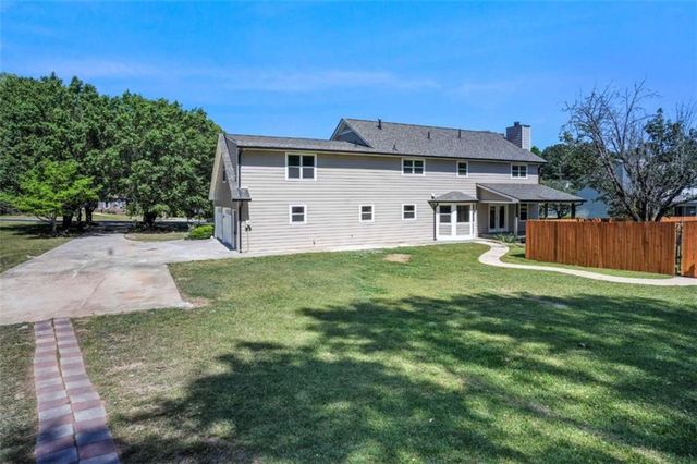 910 Kite Lake Trail, Fayetteville, GA 30214