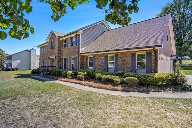 910 Kite Lake Trail, Fayetteville, GA 30214