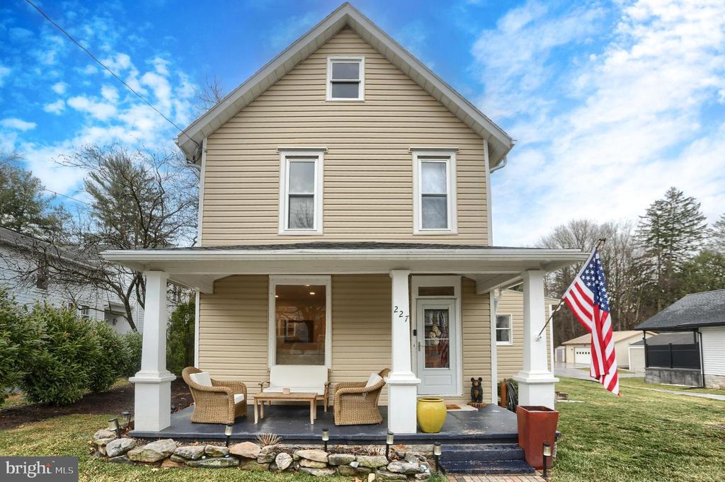 227 N 17TH ST, Camp Hill, PA 17011