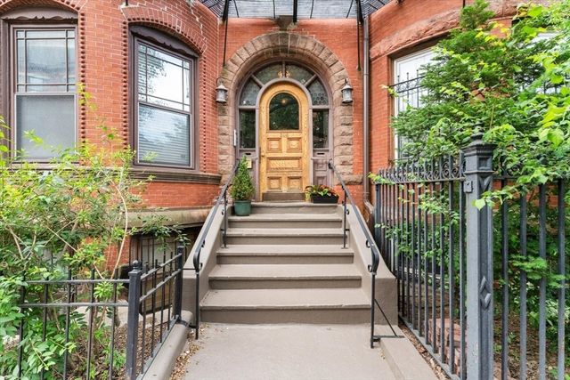 203 Saint Botolph 3, Boston, MA 02115