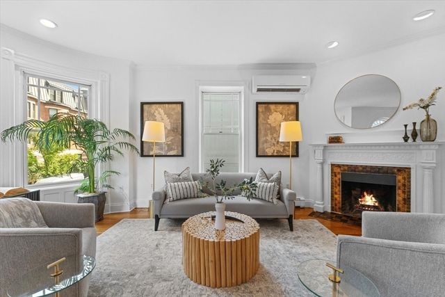 203 Saint Botolph 3, Boston, MA 02115