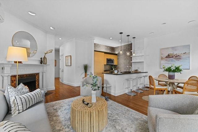 203 Saint Botolph 3, Boston, MA 02115