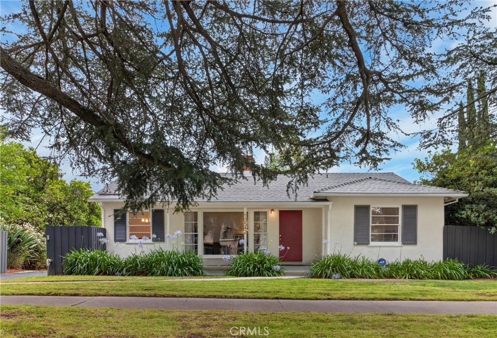 Image 1 of property listing at 10542 White Oak Avenue, Granada Hills, CA 91344
