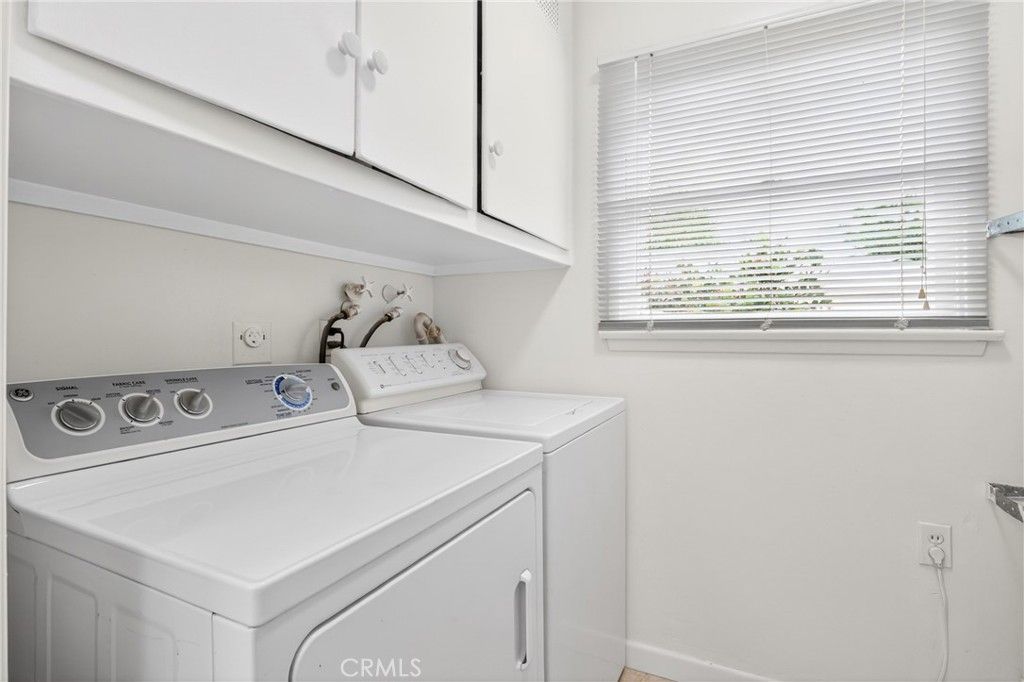 Image 16 of property listing at 10542 White Oak Avenue, Granada Hills, CA 91344