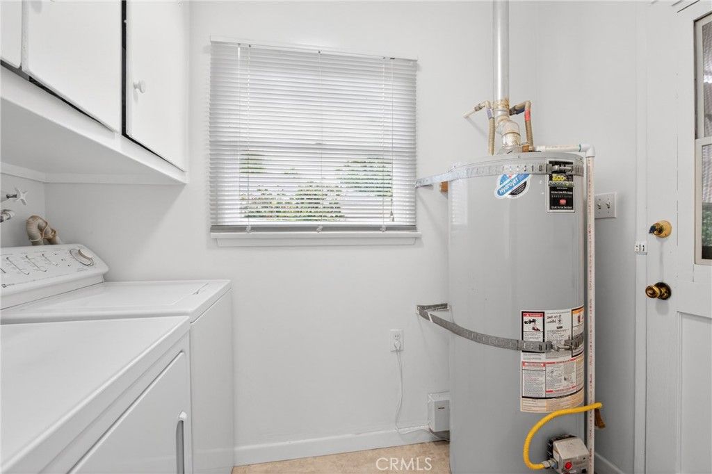 Image 17 of property listing at 10542 White Oak Avenue, Granada Hills, CA 91344