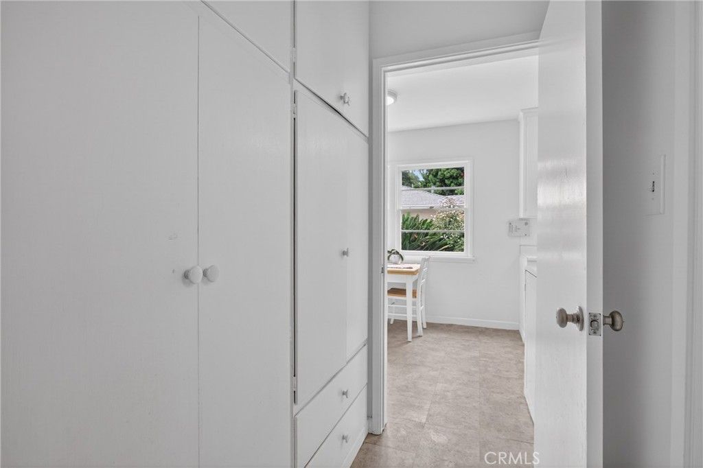 Image 18 of property listing at 10542 White Oak Avenue, Granada Hills, CA 91344