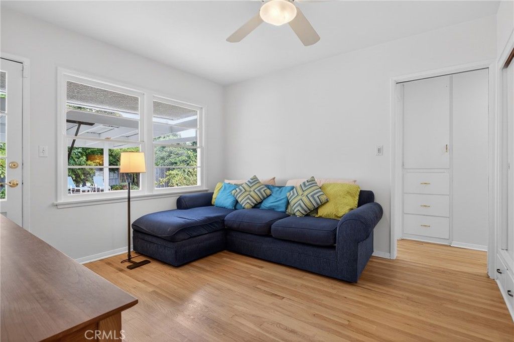 Image 21 of property listing at 10542 White Oak Avenue, Granada Hills, CA 91344