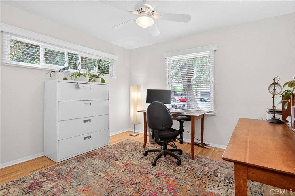 Image 25 of property listing at 10542 White Oak Avenue, Granada Hills, CA 91344