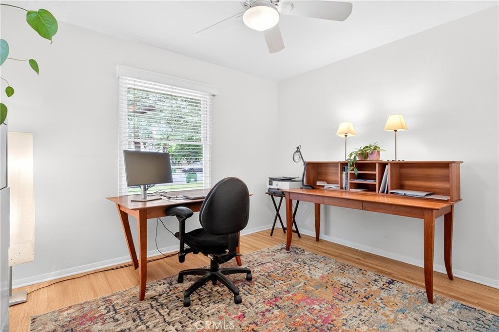Image 27 of property listing at 10542 White Oak Avenue, Granada Hills, CA 91344