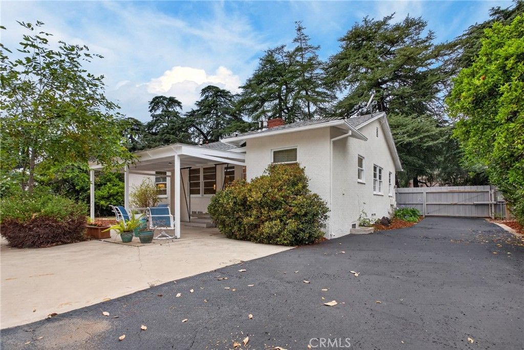 Image 36 of property listing at 10542 White Oak Avenue, Granada Hills, CA 91344