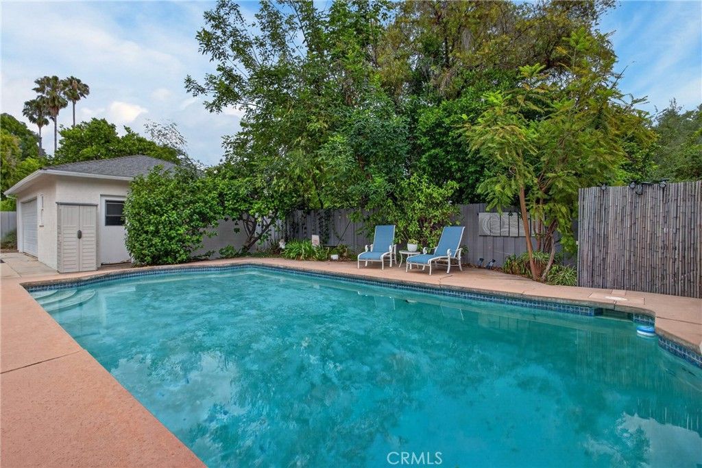 Image 41 of property listing at 10542 White Oak Avenue, Granada Hills, CA 91344