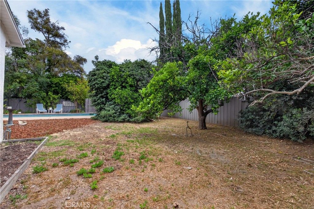 Image 44 of property listing at 10542 White Oak Avenue, Granada Hills, CA 91344