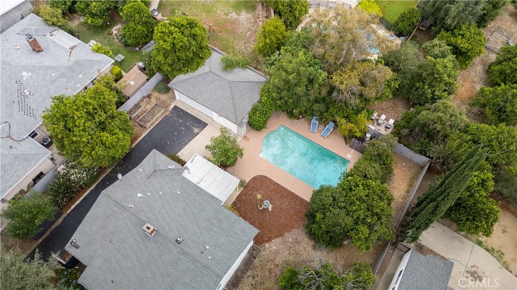 Image 46 of property listing at 10542 White Oak Avenue, Granada Hills, CA 91344